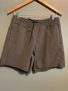 Old Navy Active USA Quick-Dry Athletic Shorts — Dark olive green